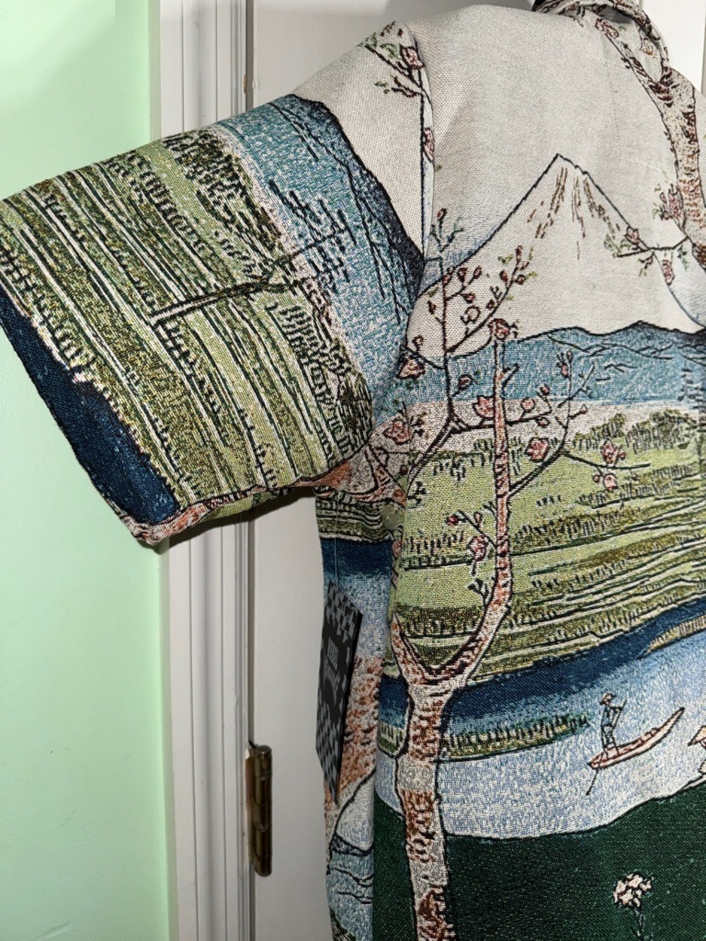 Rebel Vengeance Tapestry NWT Japanese Mount Fuji Shirt Men's Size L - Picture 9 of 12